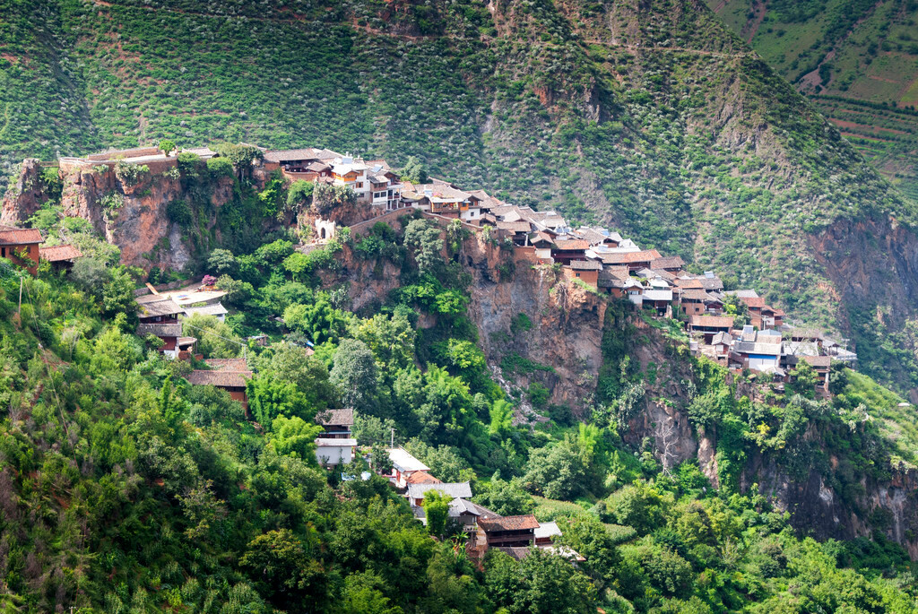 峡谷深处的隐秘天险——丽江宝山石头城