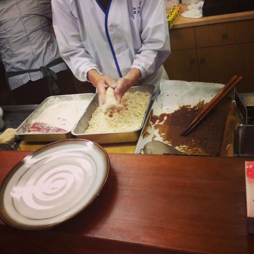 游走在东京铁塔的幸福与箱根温泉的静谧之间